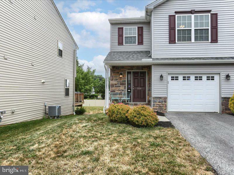 Property Photo: 206 Westhafer Court PA 17055