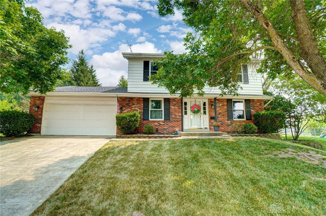 Property Photo: 4850 Hollywreath Court OH 45424
