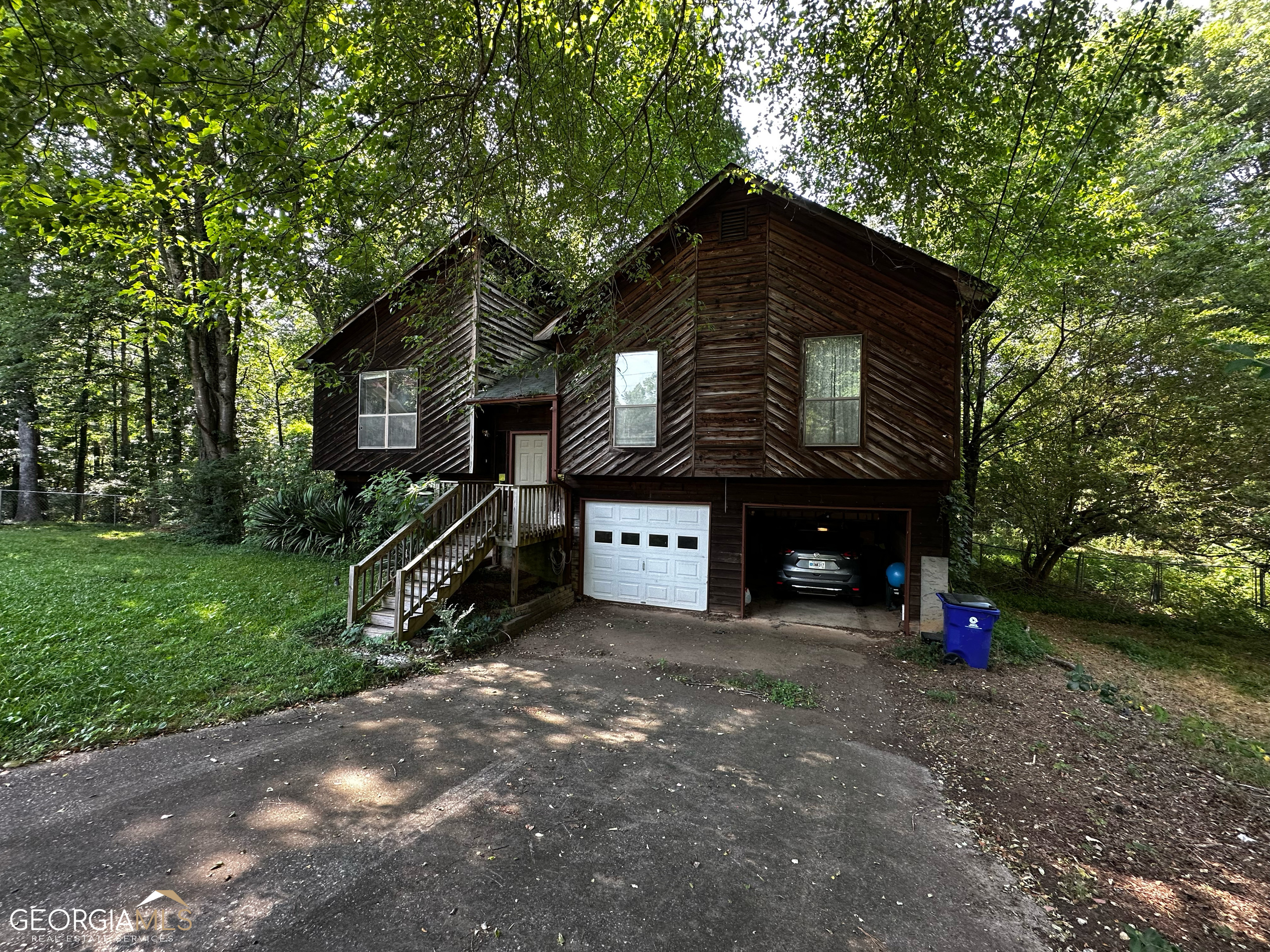 Property Photo:  2915 Clearwater Drive  GA 30135 