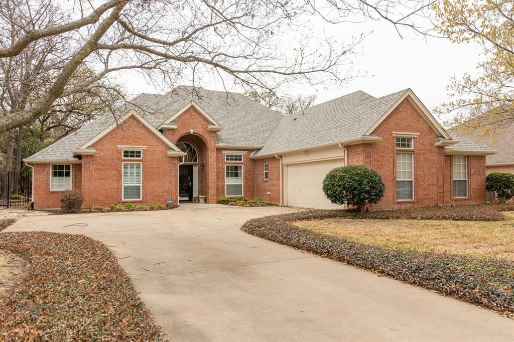 Photo de la propriété:  401 W Mill Valley Court  TX 76034 