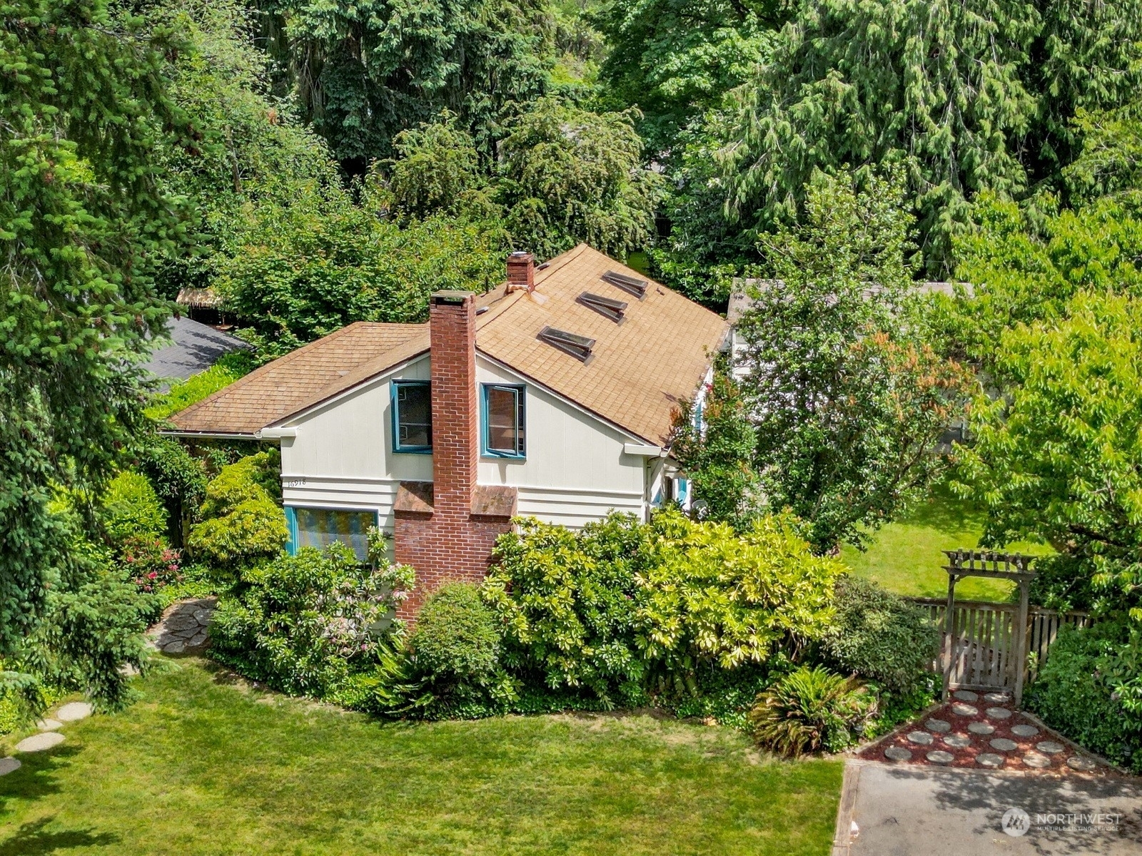 Property Photo:  16918 70th Avenue NE  WA 98028 