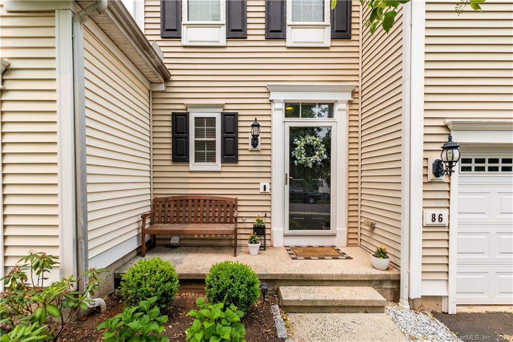 Property Photo: 86 Sterling Drive 86 CT 06111