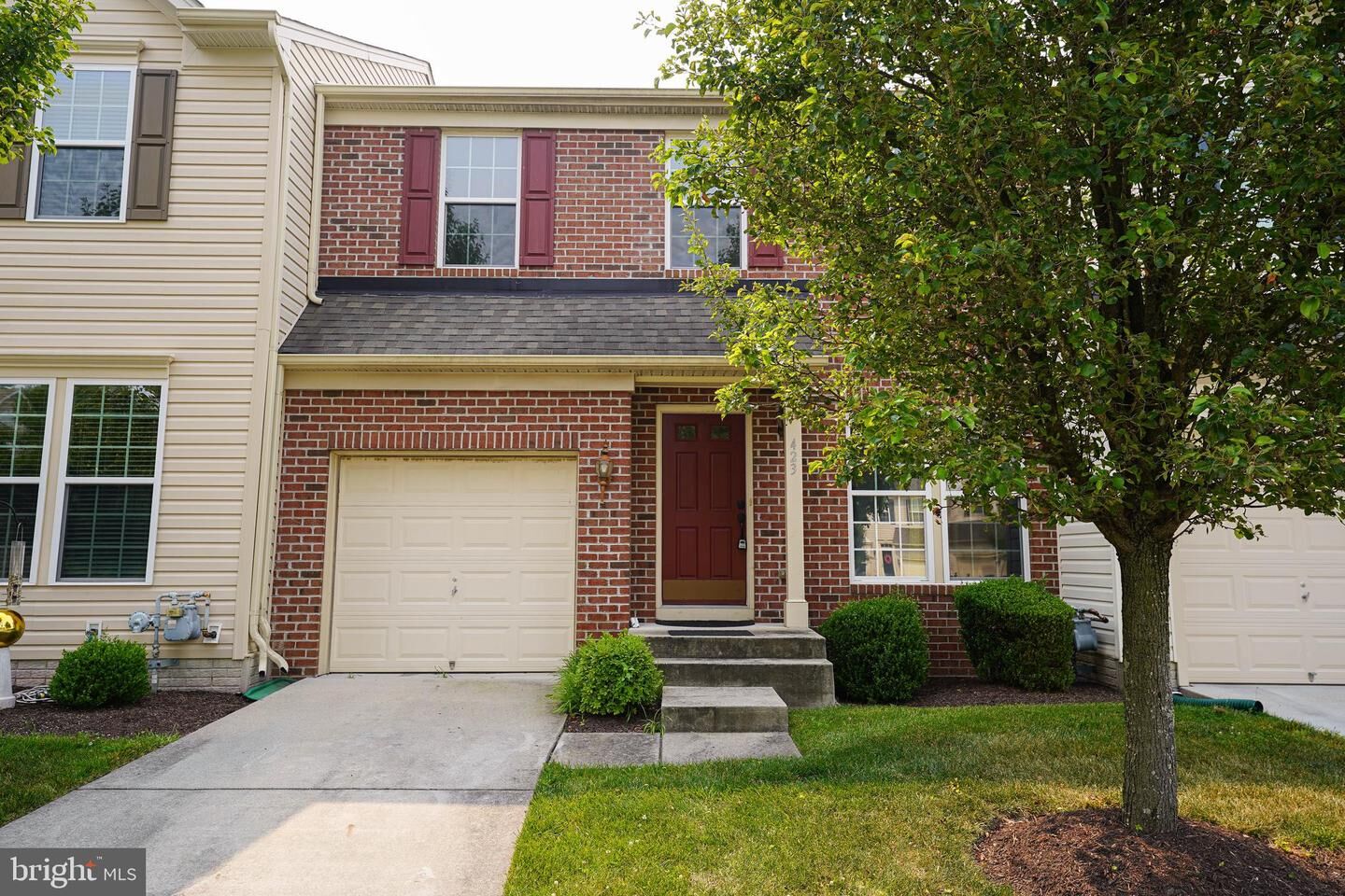 Property Photo: 423 Stream Valley Court MD 21804