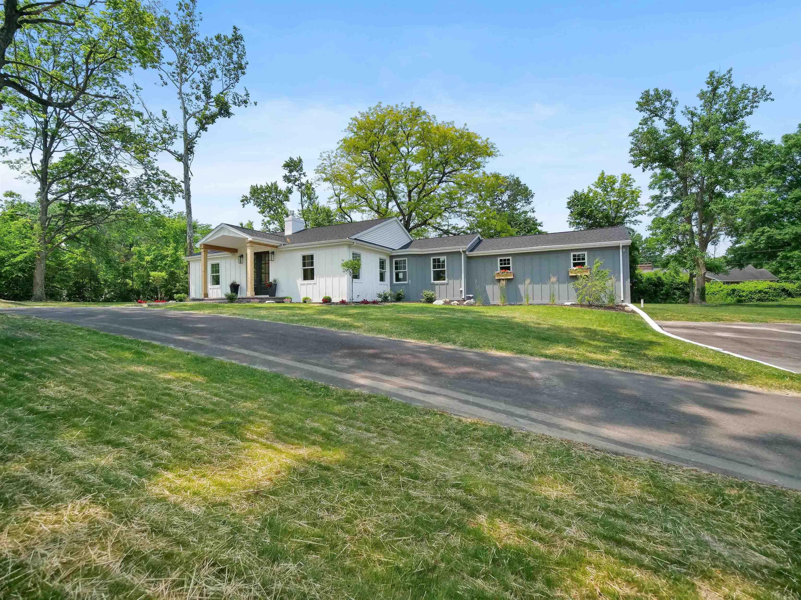 Property Photo: 1720 Dell Cove Drive IN 46804
