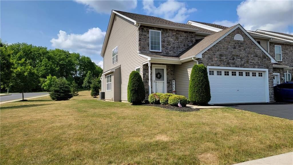 Property Photo:  800 Fieldstone Trail  PA 18040 