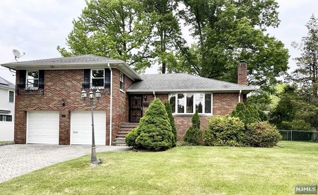11 Dorchester Road  Englewood Cliffs NJ 07632 photo