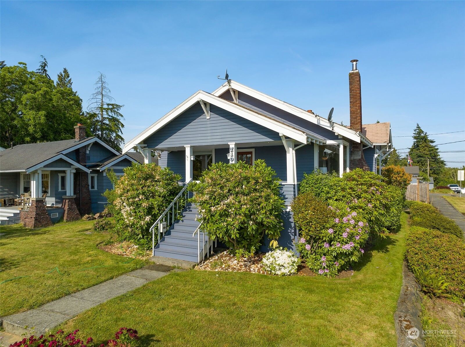 Property Photo: 7103 35th Avenue SW WA 98126