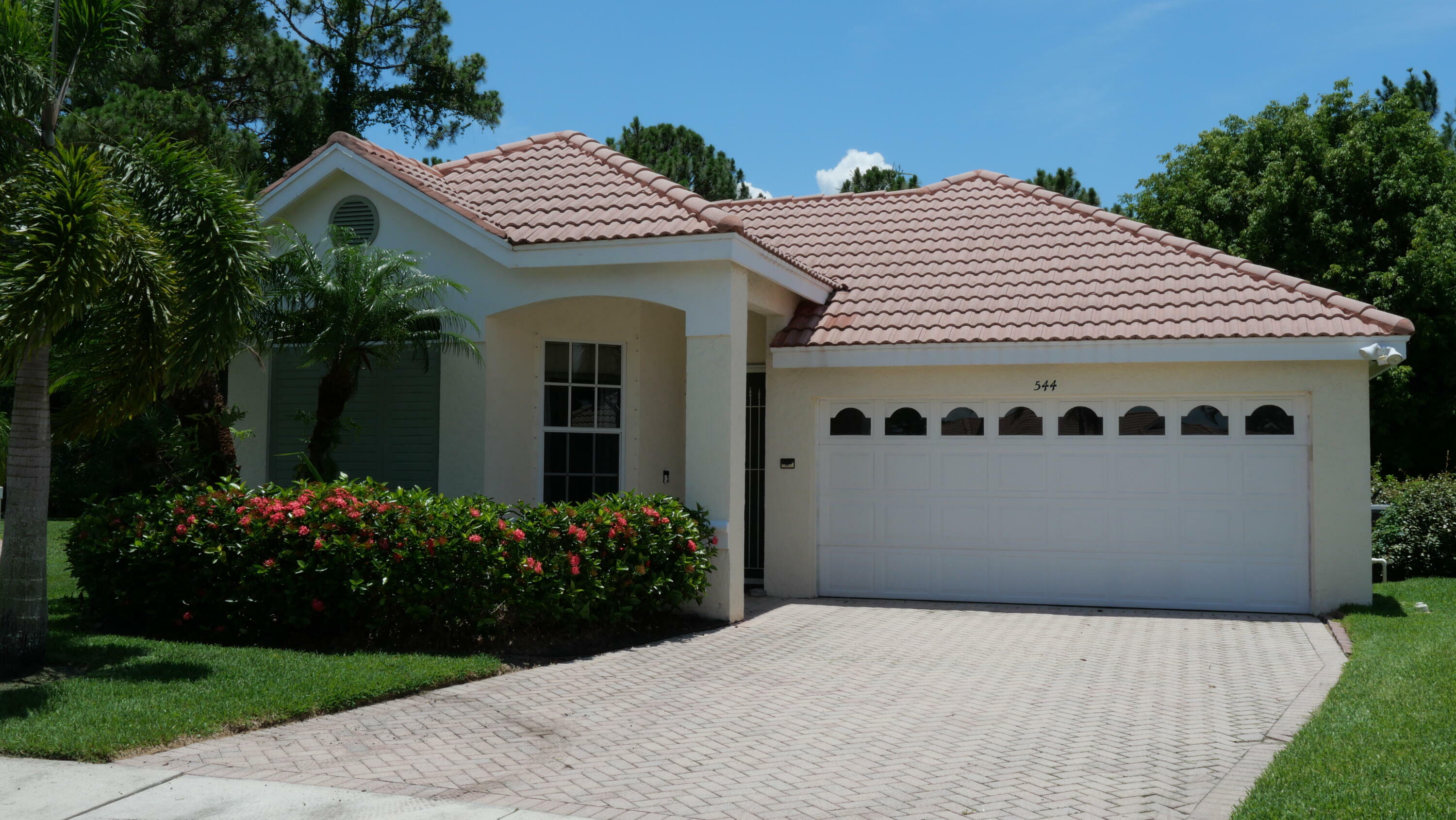 Property Photo:  544 SW New Castle Cove  FL 34986 