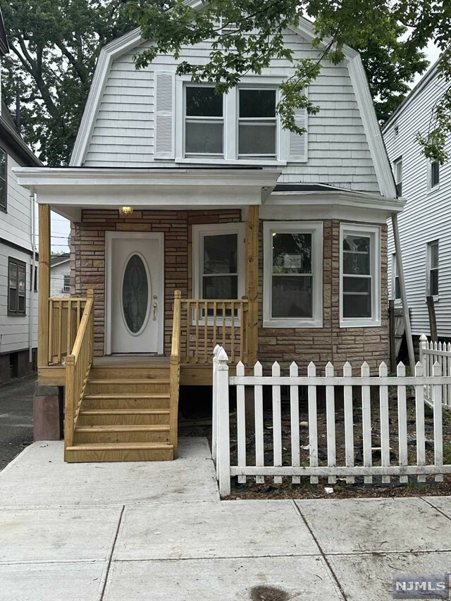 Property Photo:  211 Brighton Avenue  NJ 07017 