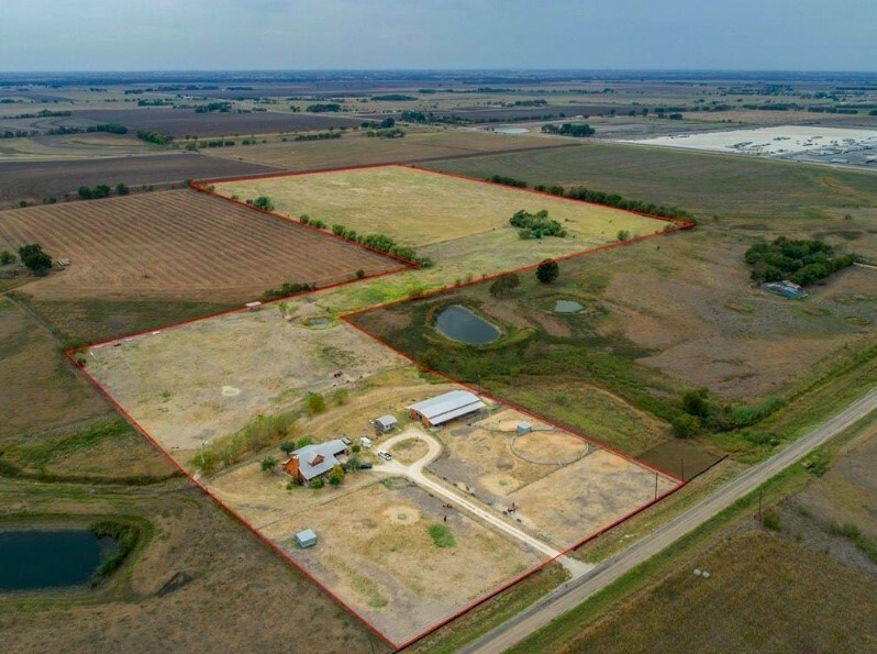 4100 County Rd 404  Taylor TX 76574 photo