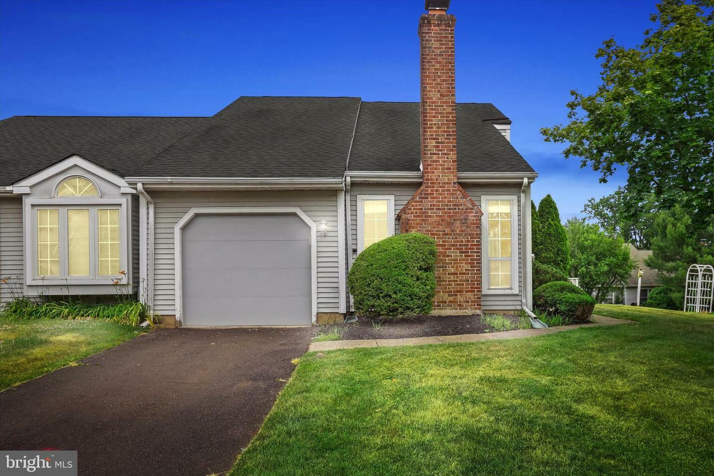 Property Photo:  172 Meadowview Court  PA 19047 