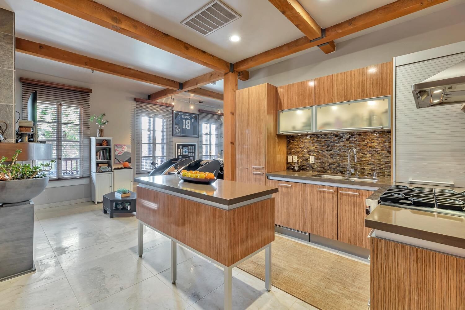 Property Photo: 120 I Street 302 CA 95814