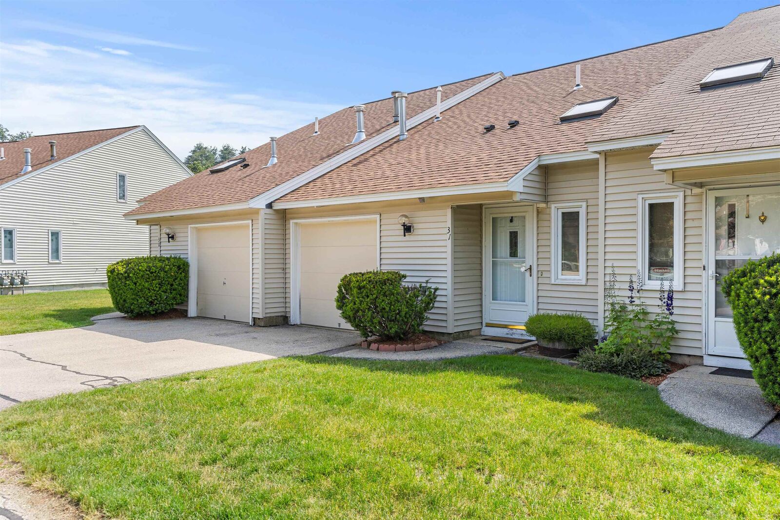 Property Photo:  344 Elm Street 31  NH 03055-4739 