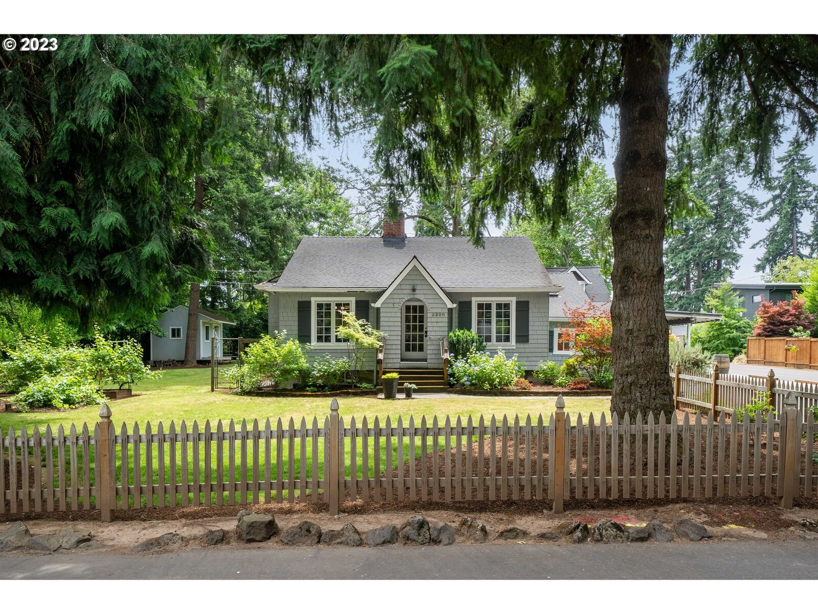 Property Photo:  3220 Upper Dr  OR 97035 