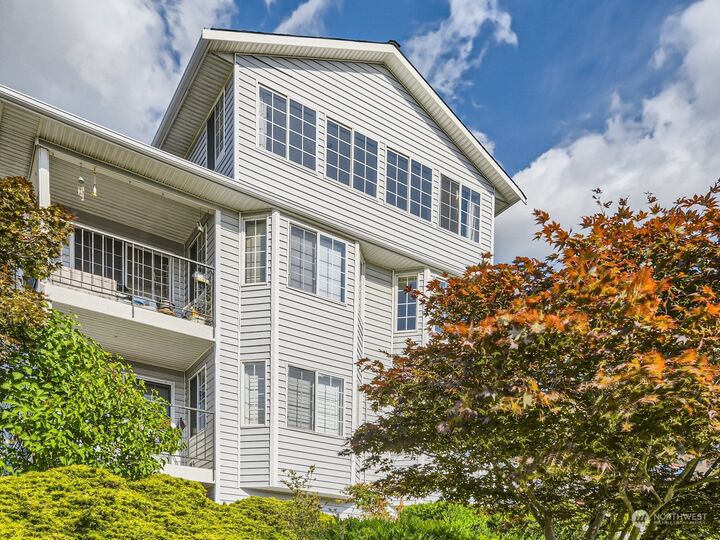 2 bed Everett home for sale 2605 Rucker Avenue 101, Everett, WA 98201