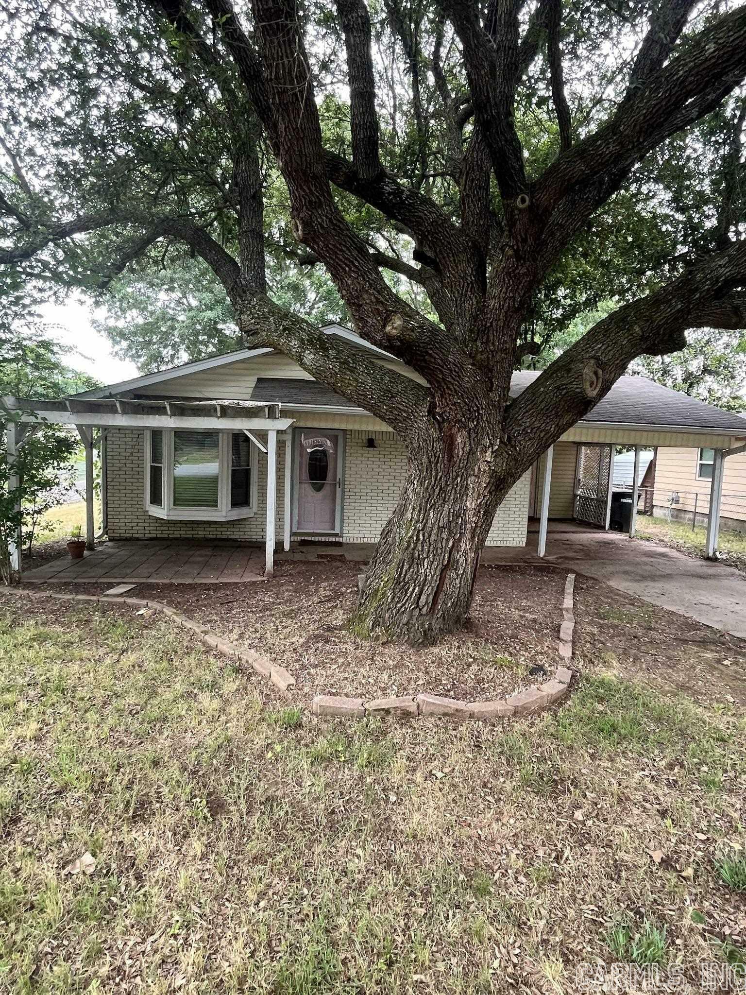 Property Photo:  8000 N Claremont Avenue  AR 72120 