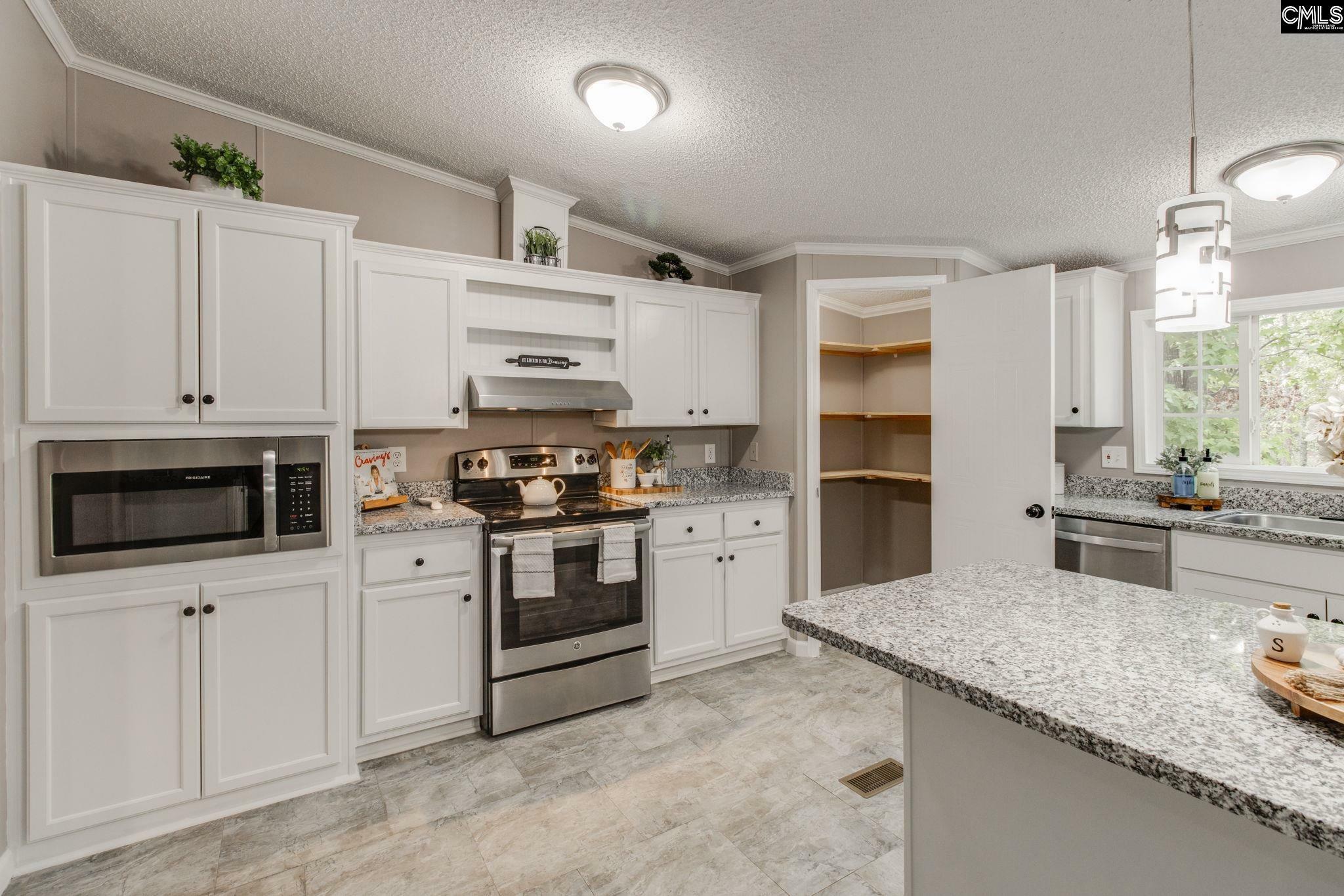 Property Photo: 693 Archwood SC 29053