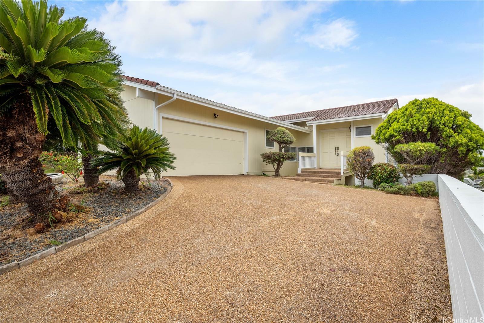 Property Photo:  1047 Kaumoku Street  HI 96825 