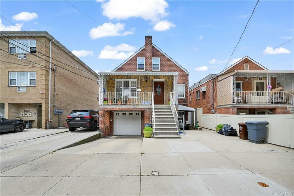 Property Photo:  1831 Tomlinson Avenue  NY 10461 