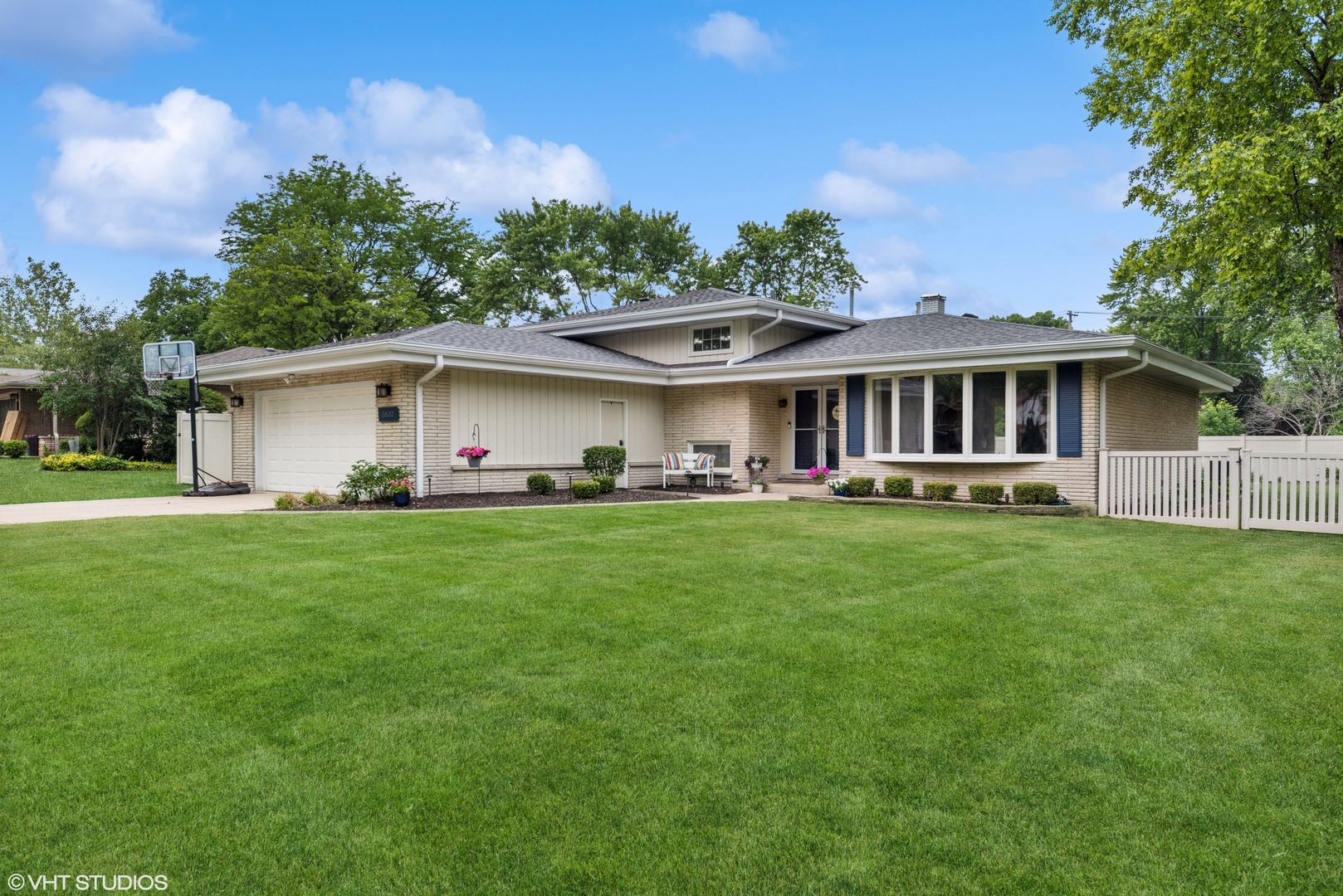 Property Photo:  3800 Wilcox Avenue  IL 60515 