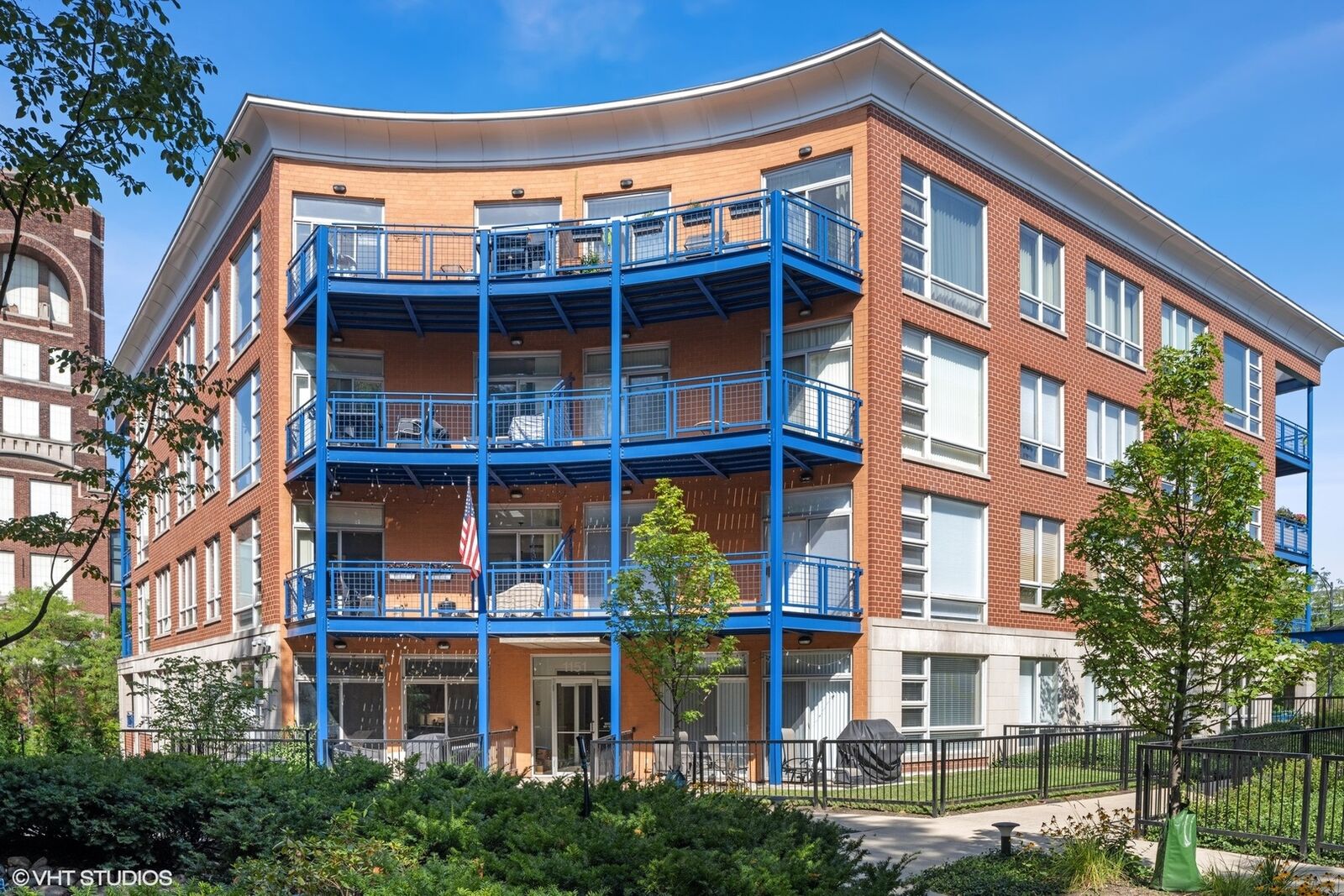 Property Photo: 1151 W Washington Boulevard 105 IL 60607