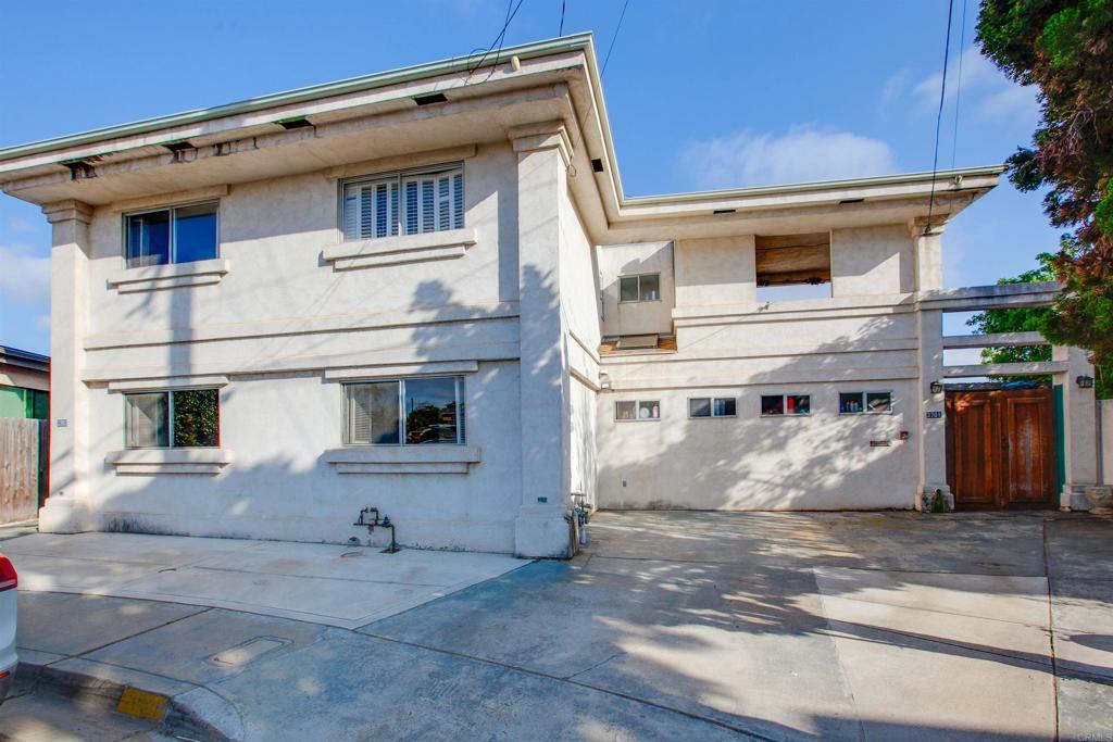 Property Photo:  3701 3 Hawk Street  CA 92103 