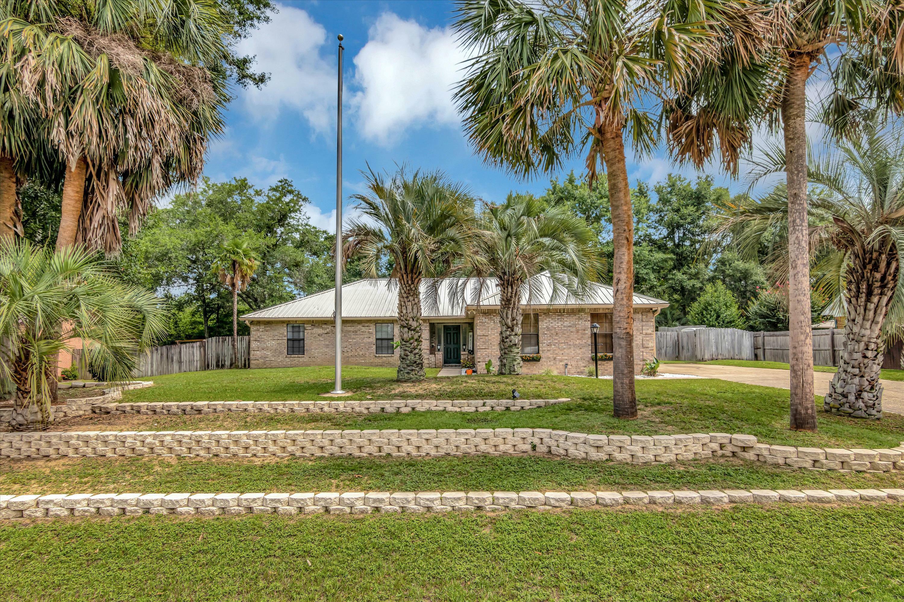 Property Photo:  4584 Scarlet Drive  FL 32539 