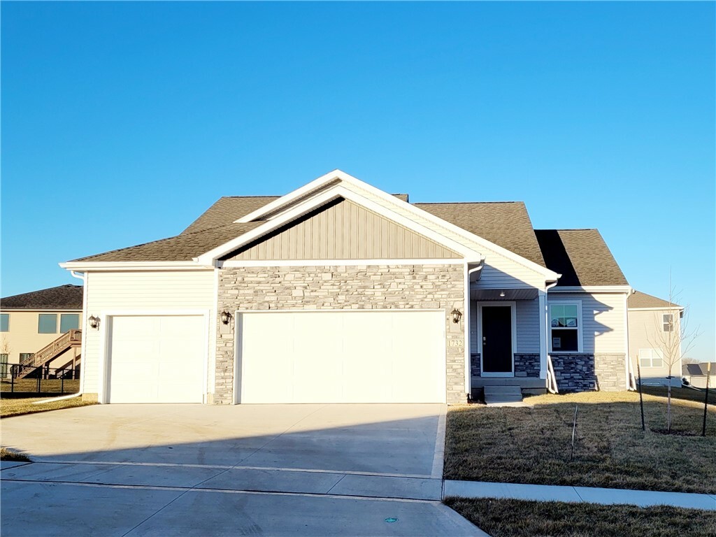 Property Photo:  1732 Southbridge Drive  IA 50003 