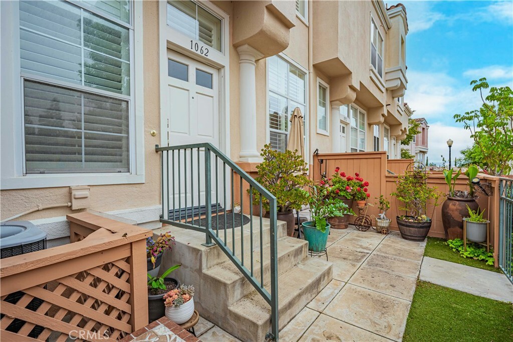 Property Photo:  1062 S Tivoli Court  CA 92808 