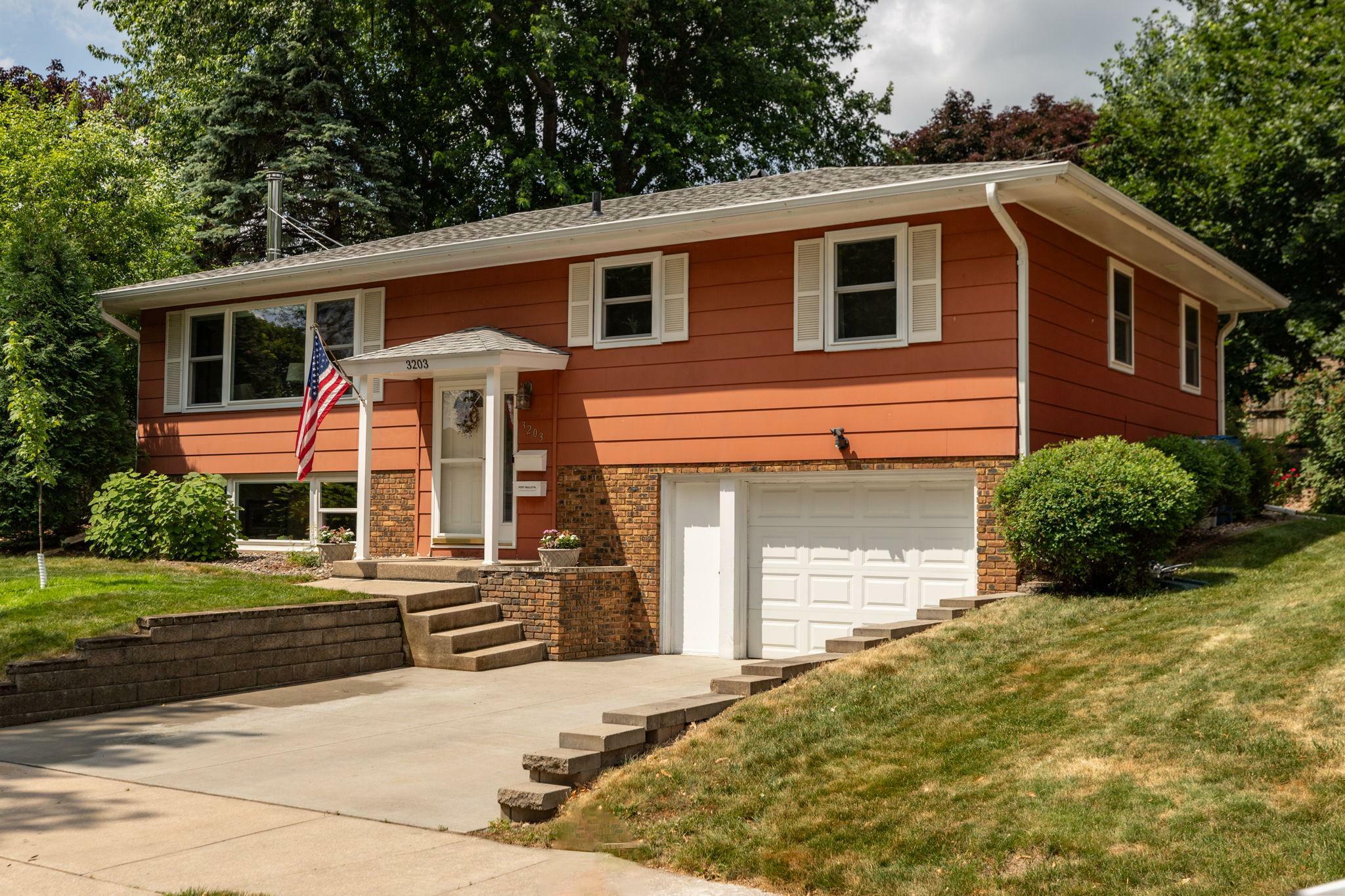 Property Photo: 3203 Knoll Lane NW MN 55901