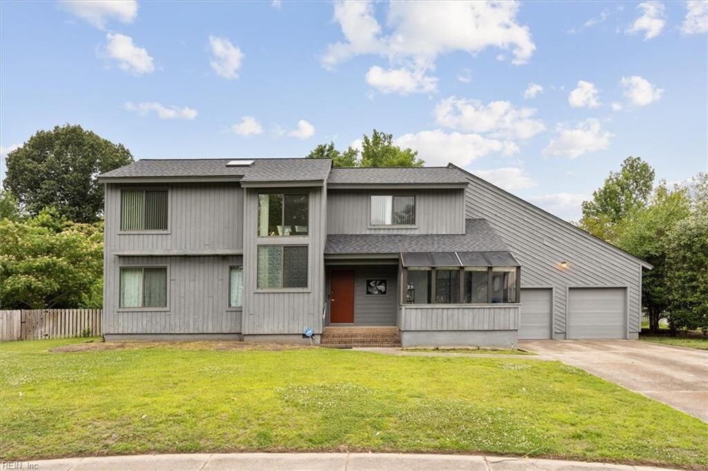 Property Photo: 24 Kenilworth Drive VA 23666