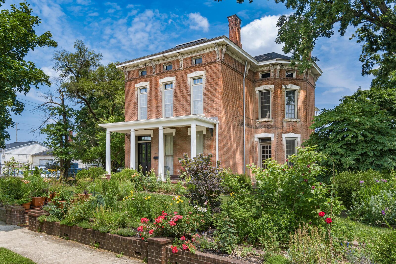 Property Photo:  452 Kimball Place  OH 43205 
