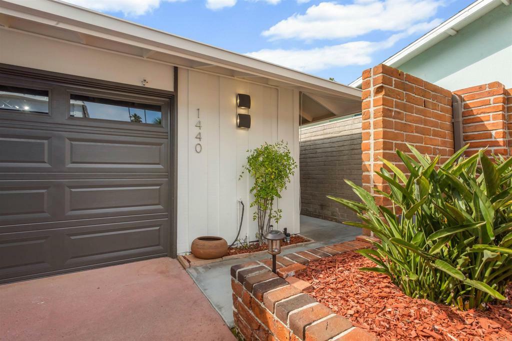 Property Photo:  1440 La Linda Drive  CA 92078 