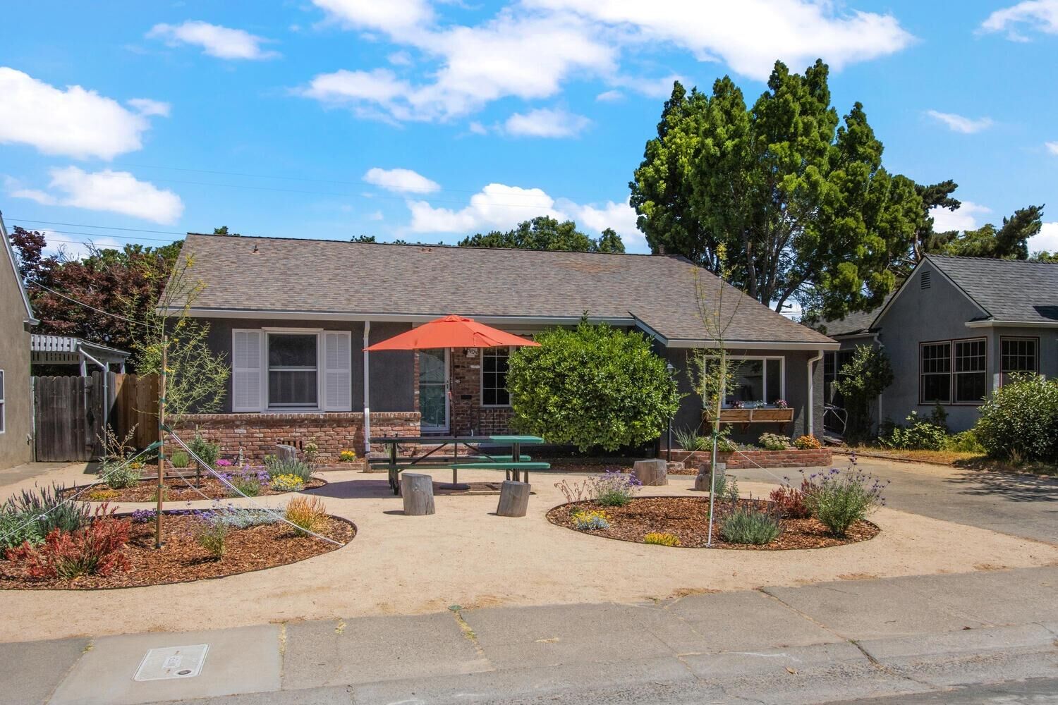 Property Photo:  5825 13th Avenue  CA 95820 
