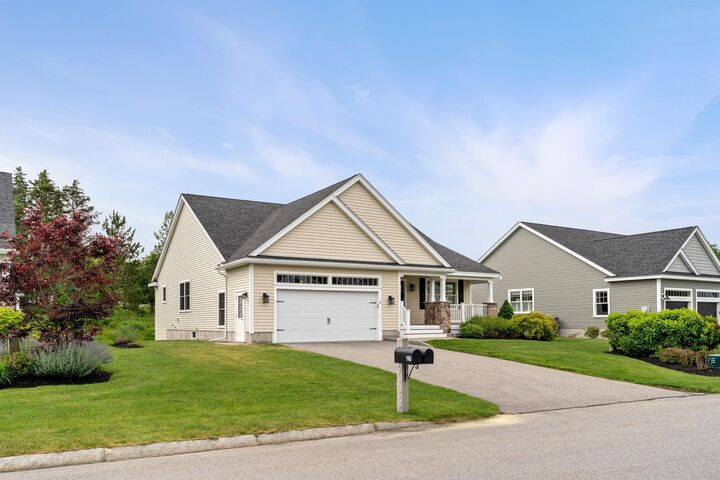 Property Photo:  24 Sea Glass Lane  NH 03870 