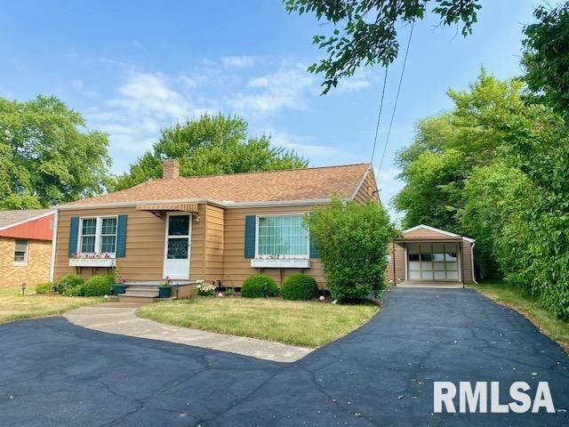 2381 N State Route 8 Route  Elmwood IL 61529 photo