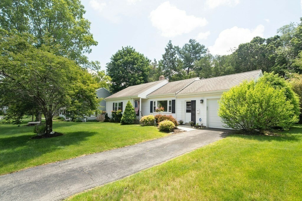 Property Photo:  47 Gloucester Rd  MA 02090 