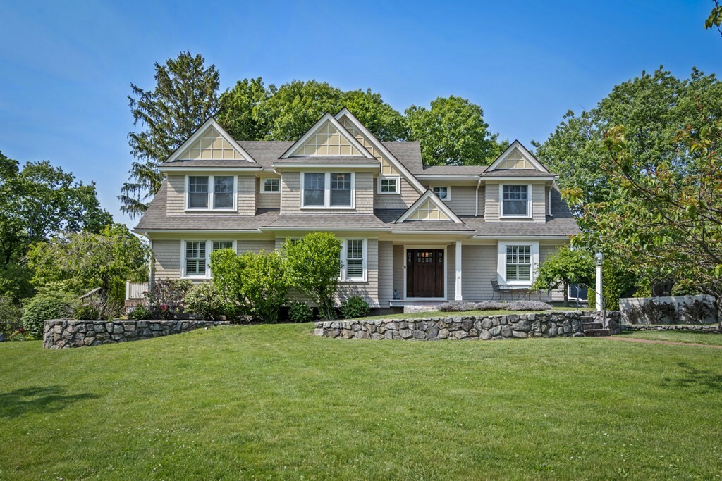 Property Photo:  16 Cliff Road  MA 01907 