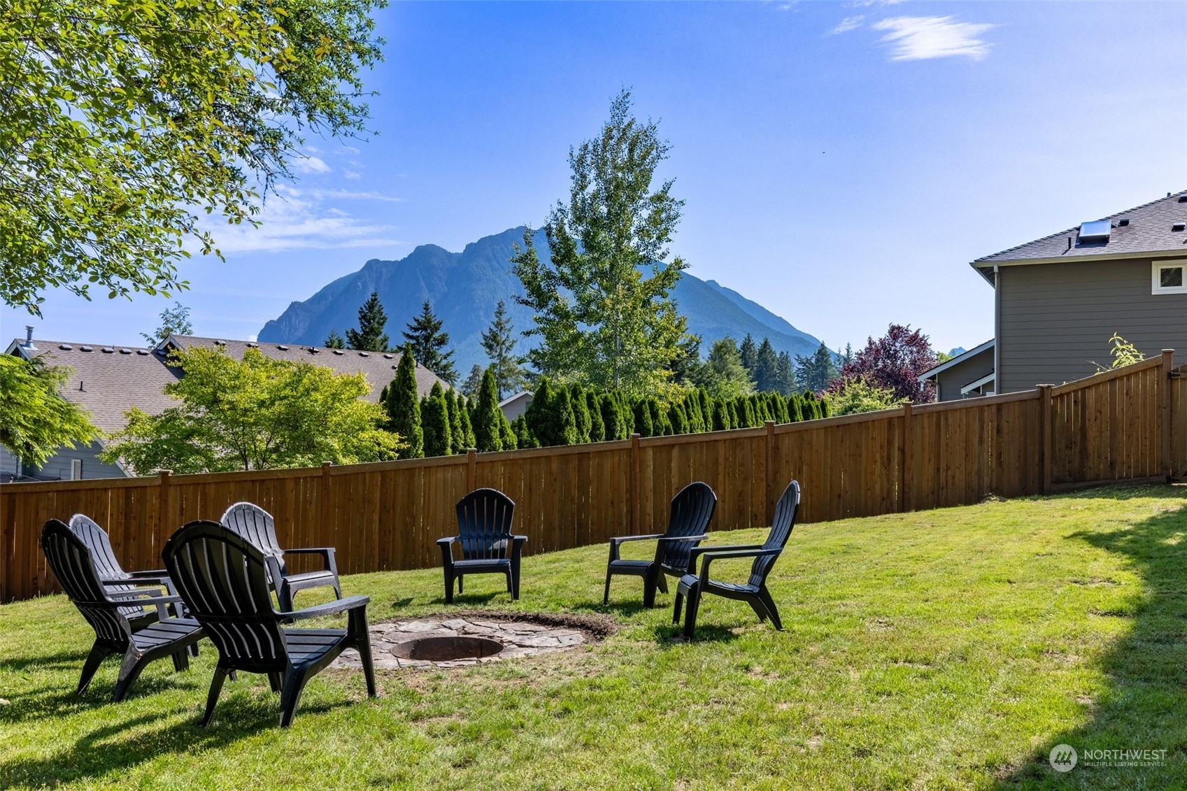 Property Photo:  1375 SW 14th Place  WA 98045 