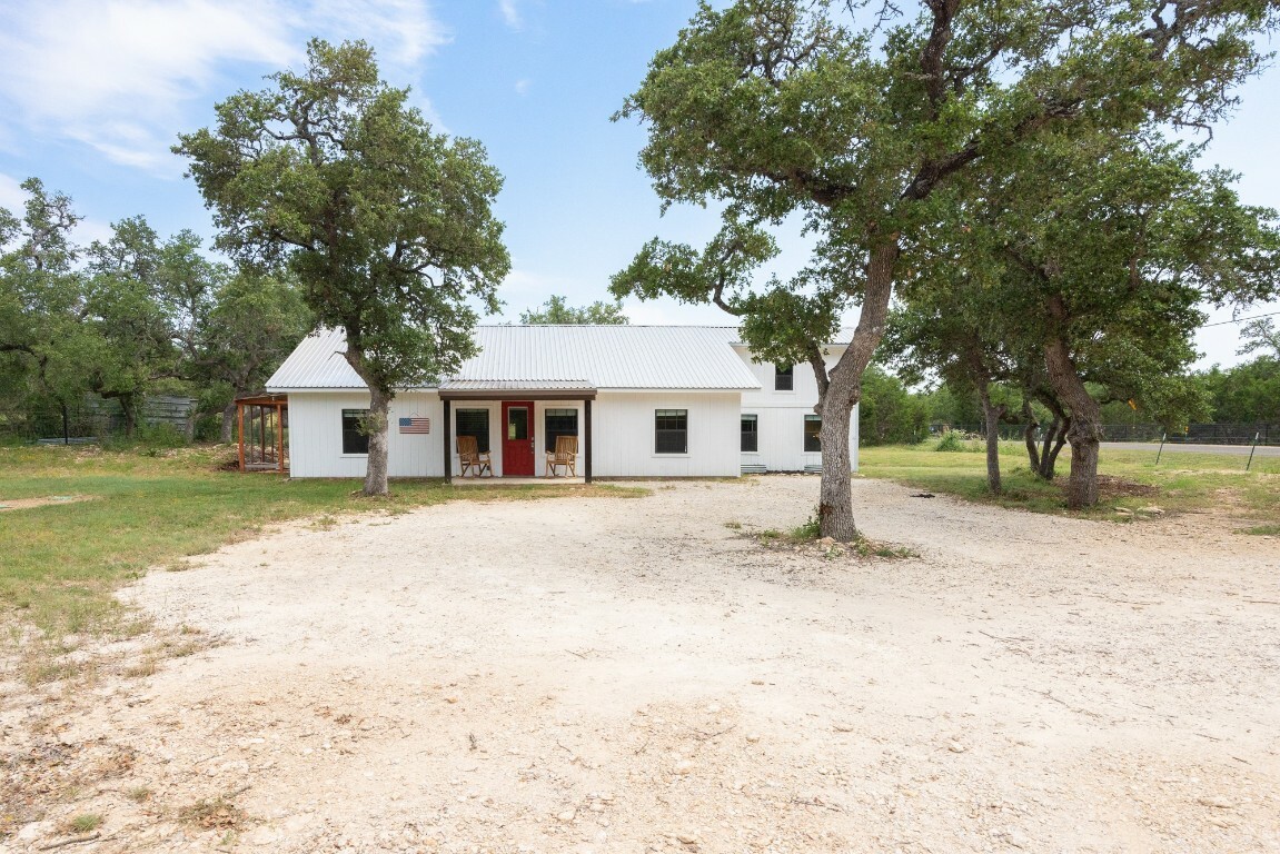 Property Photo:  470 Oakcrest Drive  TX 78606 