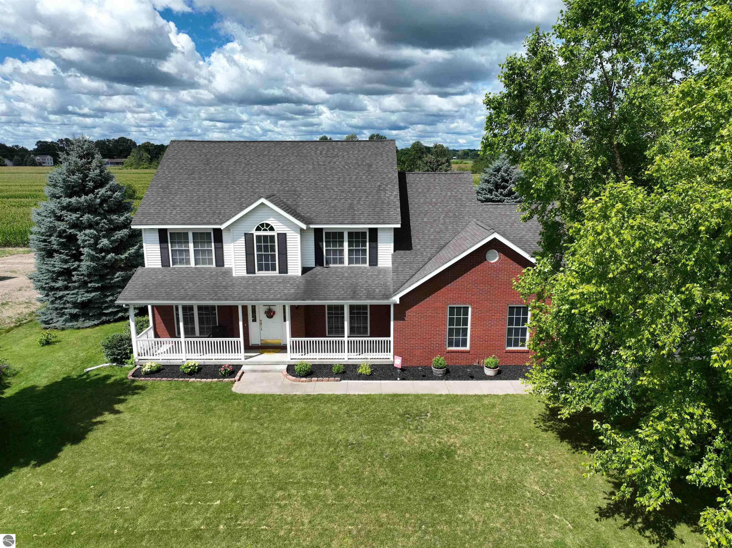 Property Photo:  724 S Deer Run Drive  MI 48858 