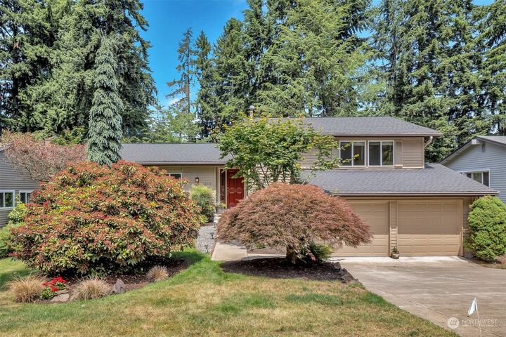 Property Photo: 12112 NE 68th Place WA 98033