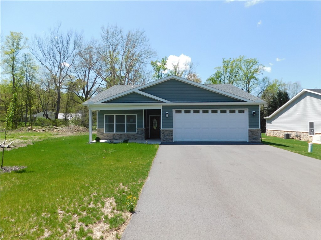 Property Photo:  9 Duke Drive  PA 15445 