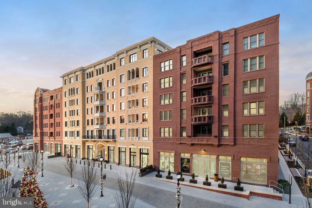 Property Photo:  8551 Connecticut Avenue 202  MD 20815 