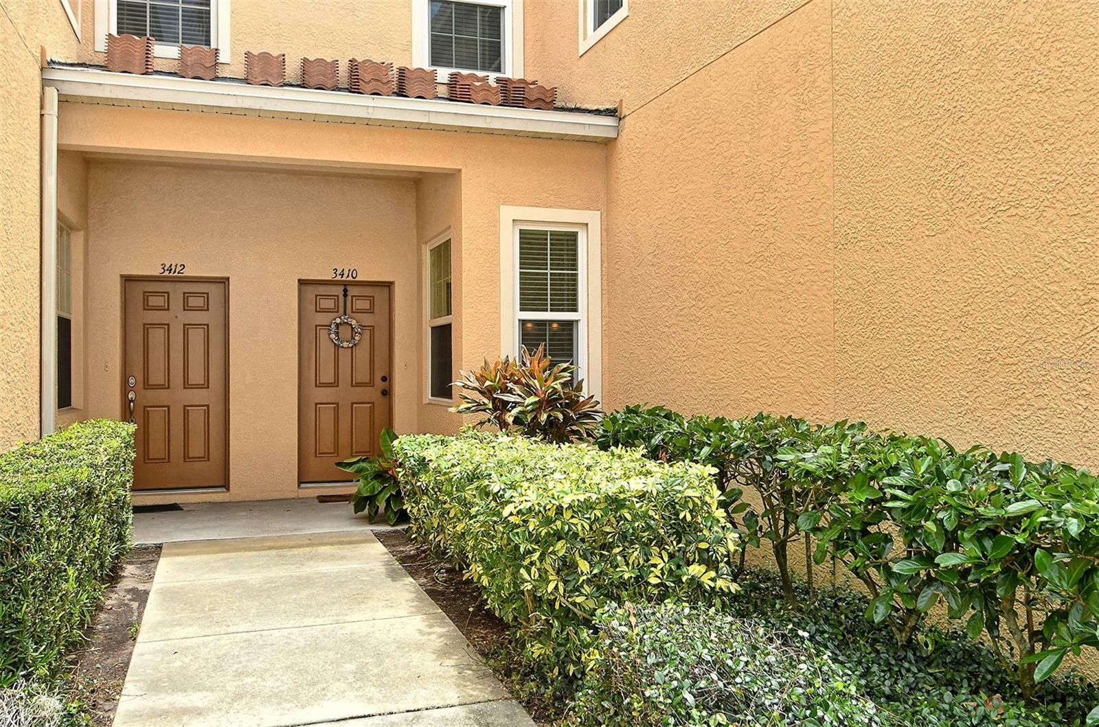 Property Photo:  3410 Parkridge Circle 35-103  FL 34243 