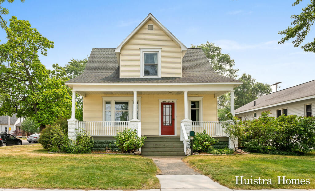 Property Photo:  1252 Fulton Avenue  MI 49417 