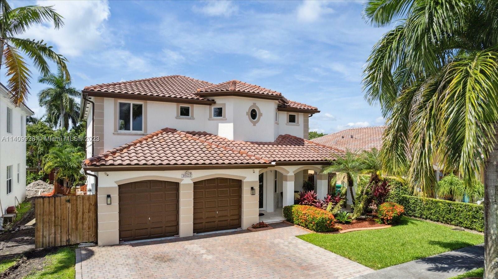 Property Photo: 16412 SW 67th Ter FL 33193
