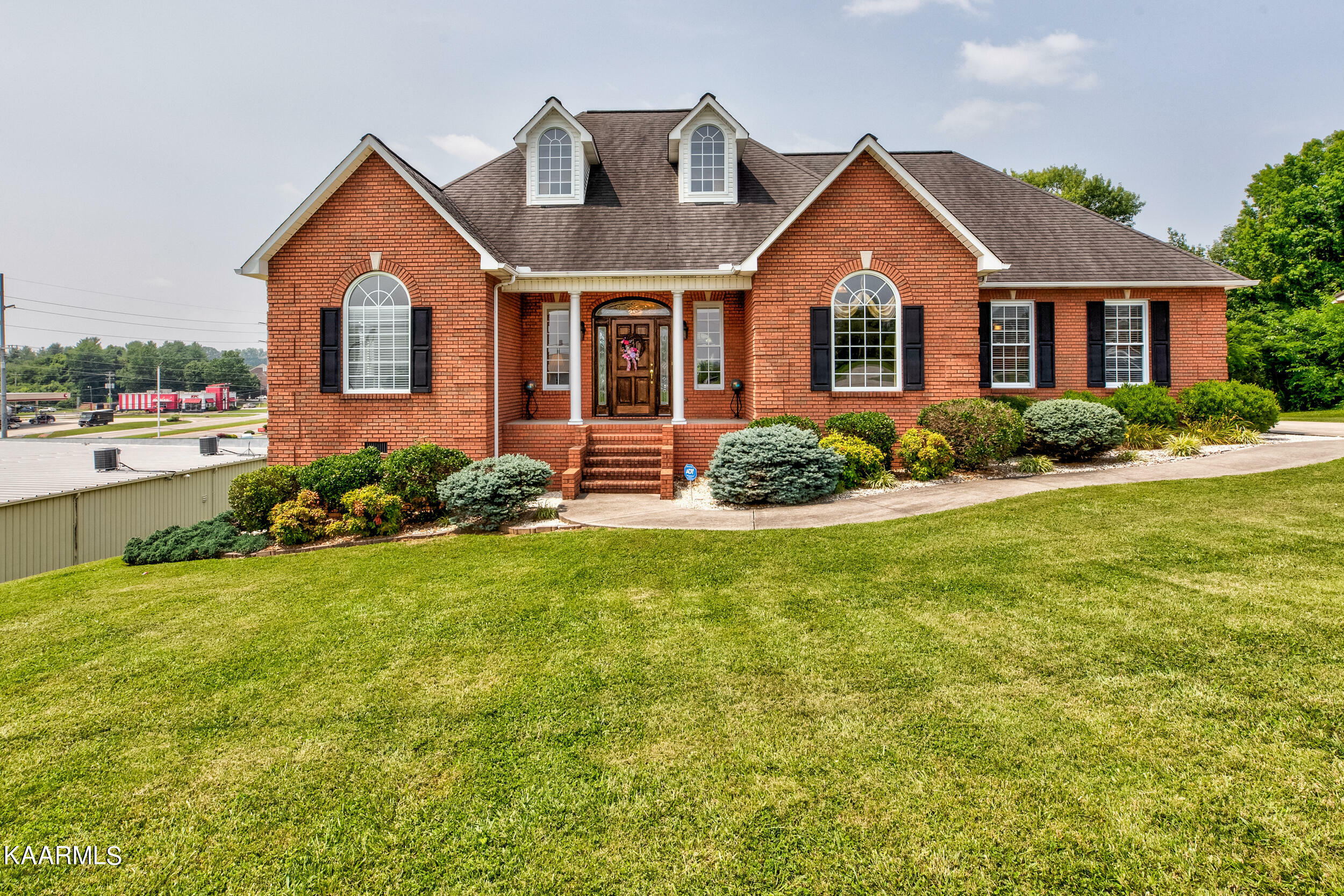 Property Photo:  111 Colonial Heights  TN 37766 