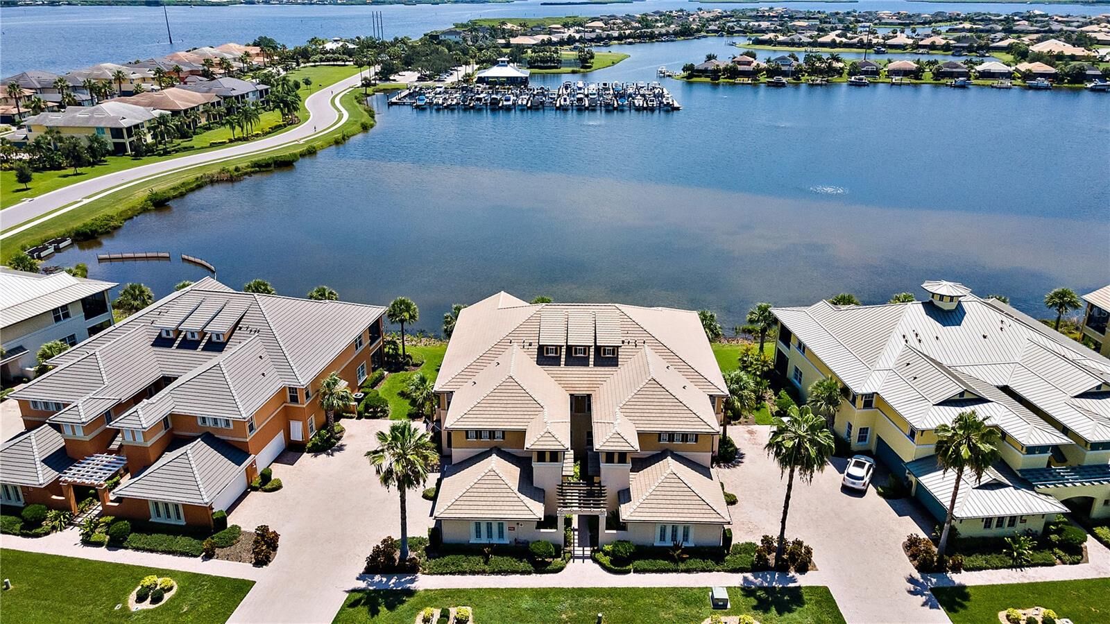 Property Photo:  1129 Riverscape Street B  FL 34208