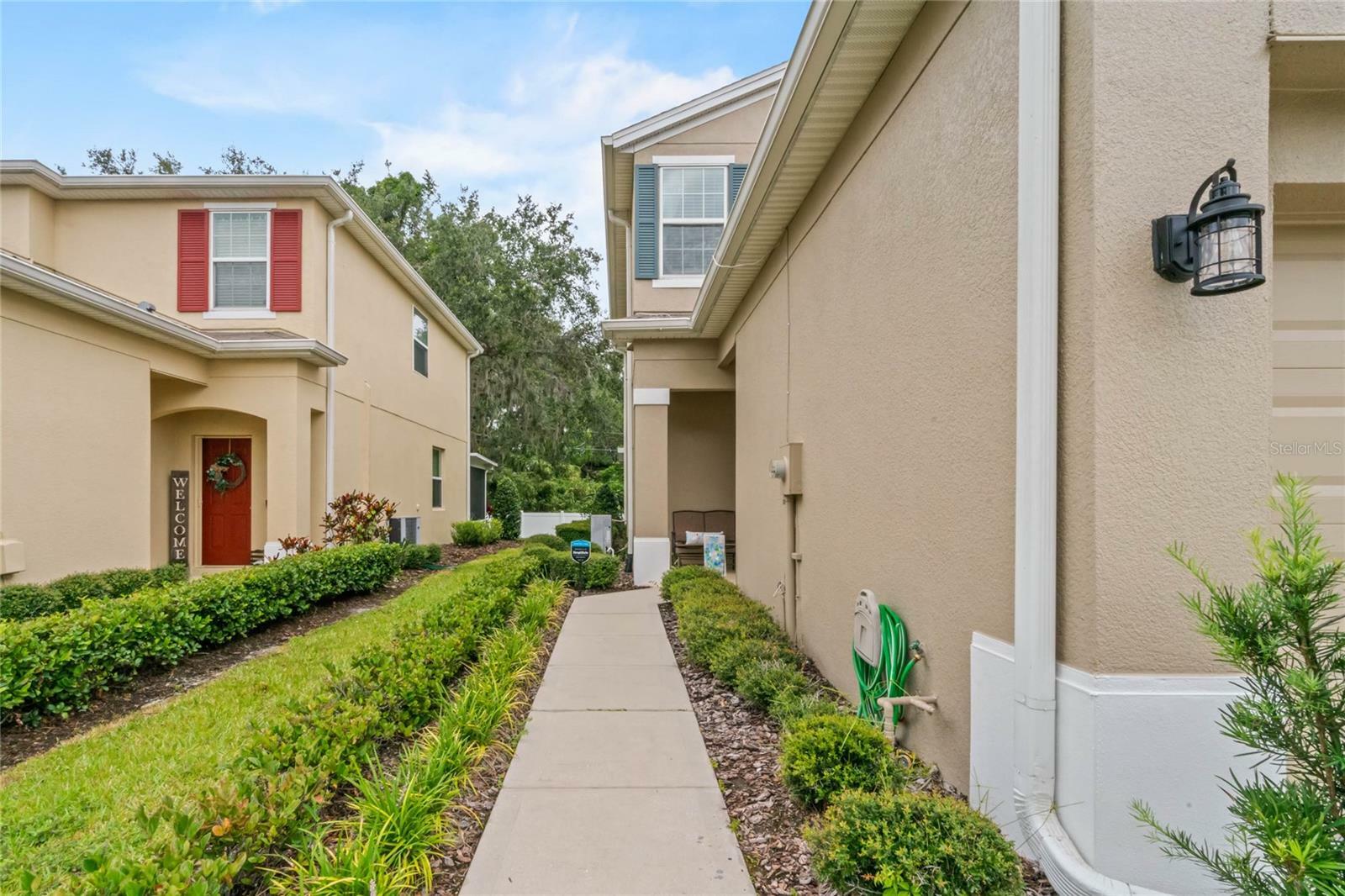 Property Photo:  1440 Scarlet Oak Loop  FL 34787 